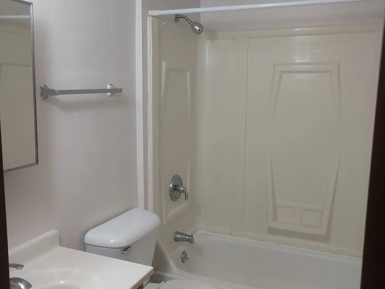 403 Ellen Ave #7 — Photo 3
