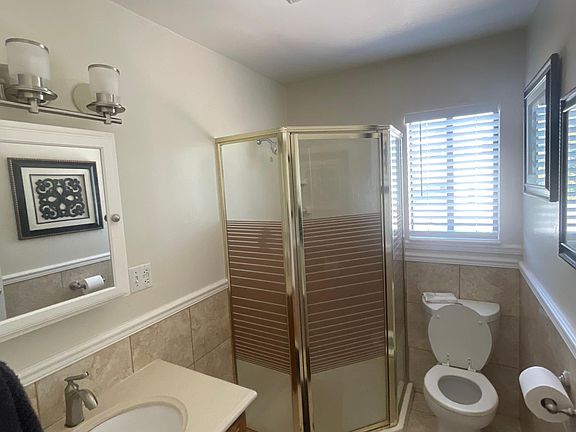 3rd image of 406 Villa Ter Suite A