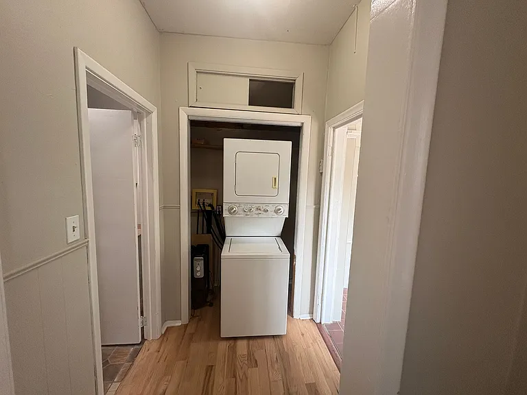 Old Victorian apartments in West Wash Park! — Photo 5
