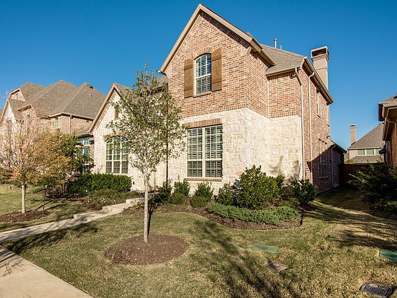 2nd image of 616 Heritage Ln