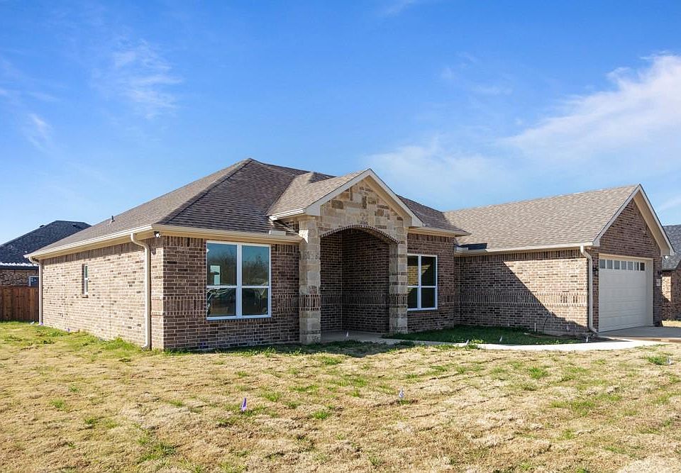 1st image of 706 Cobblestone Cir
