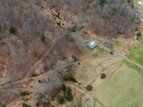3rd image of 1851 Cullers Run Rd