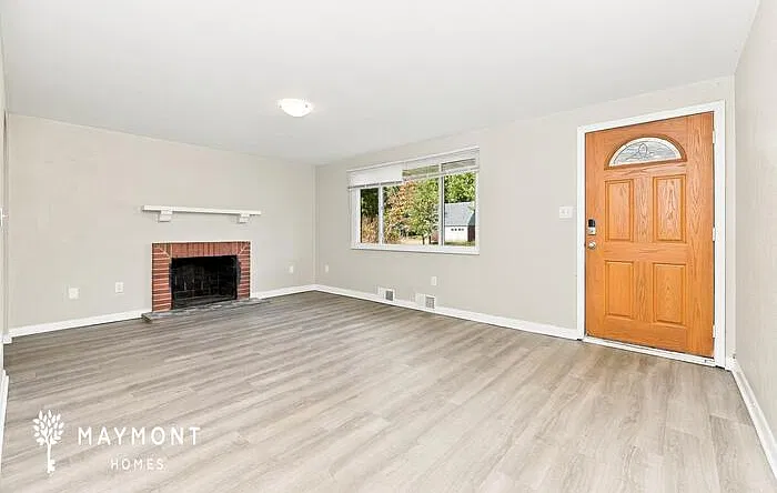 3 bed, 2.0 bath, 1352 sqft, $1,800 — Photo 3