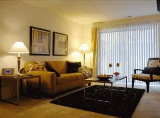 28517 Franklin Rd, Southfield, MI 48034