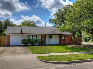702 Royal Crest Dr, Mesquite, TX 75149