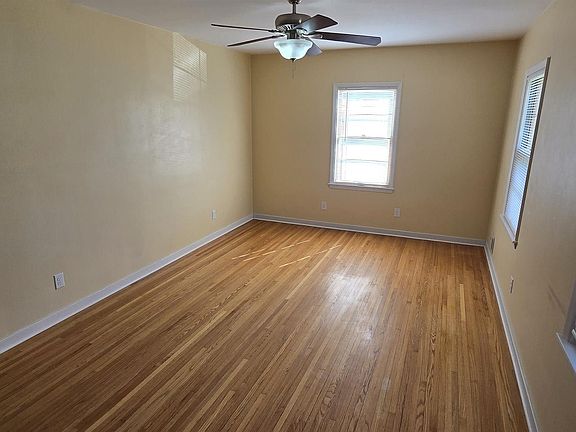 5th image of 604 N Iowa St