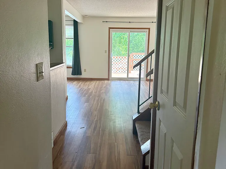 31 Plaza Ave — Photo 15