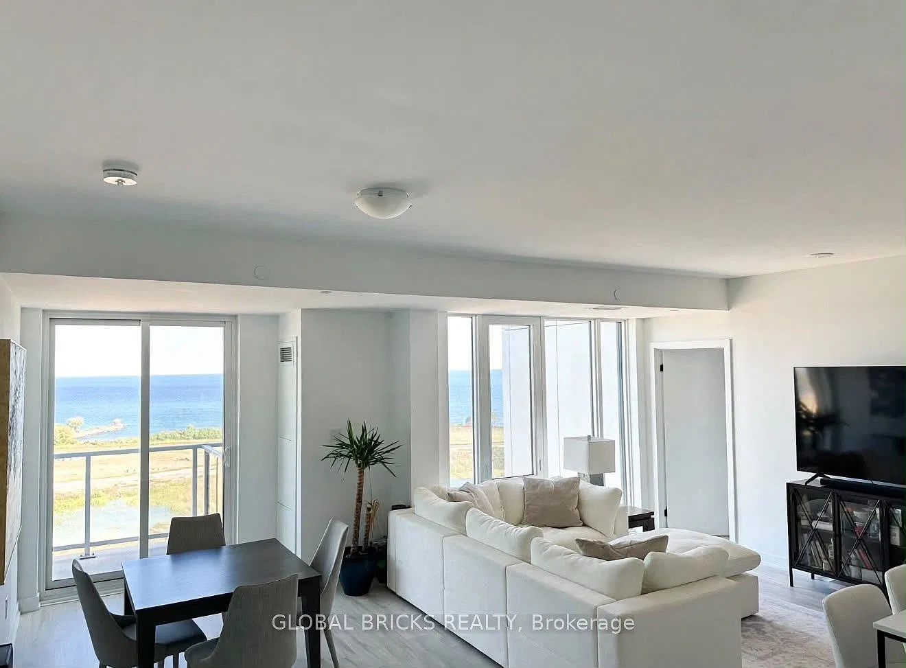 220 Missinnihe Way — Photo 1