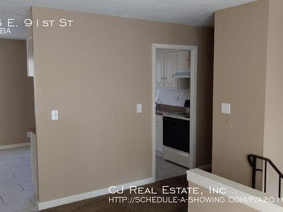3rd image of 8606 E 91st St