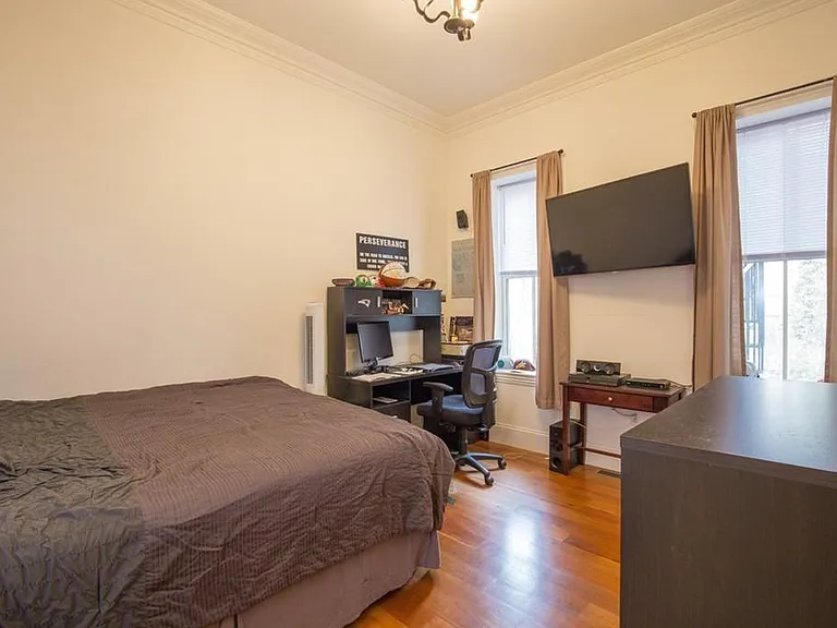 8 Gates St #2 — Photo 7