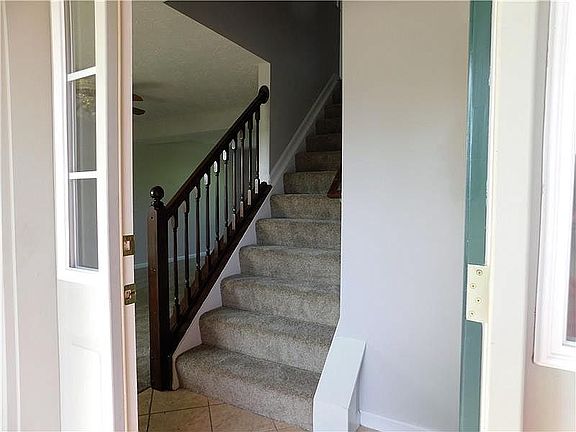 5th image of 1183 Donner Dr