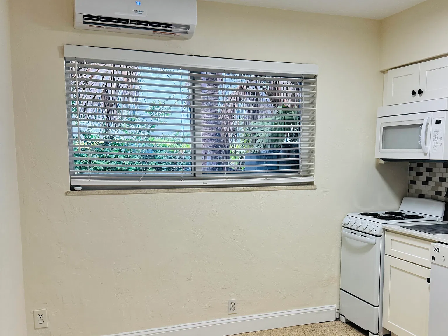 Studio, 430 sqft, $1,399 — Photo 4