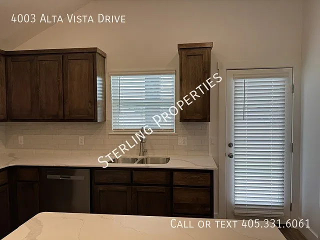 4003 Alta Vista Dr — Photo 11