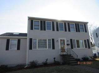 34 Crestwood Cir, Lawrence, MA 01843