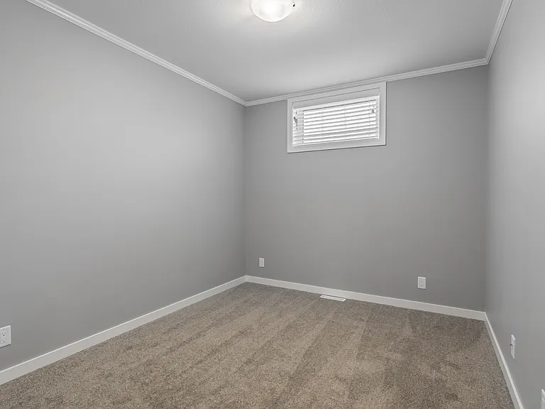107 Thode Ave — Photo 40