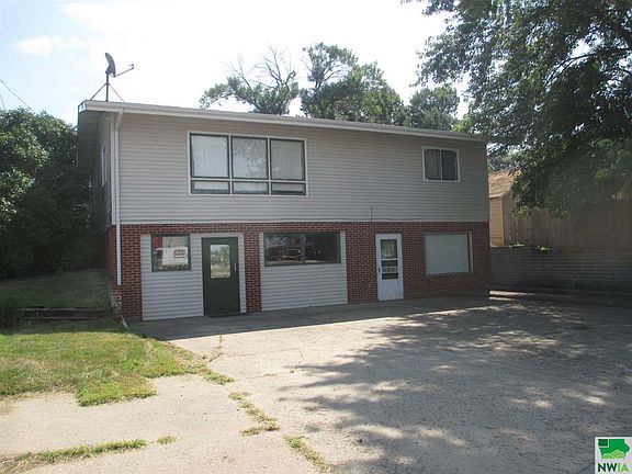 5th image of 126 5th Ave NW