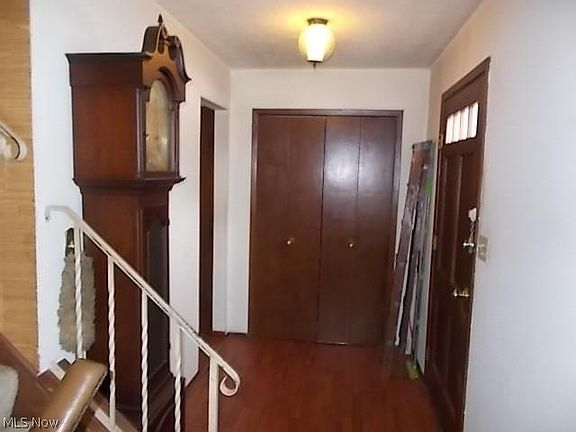 3rd image of 8120 Twin Oaks Dr
