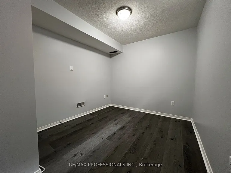 110 Springview Dr — Photo 34