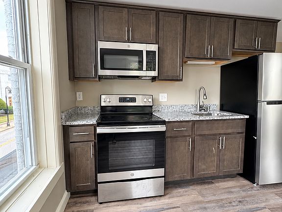 2nd image of 381 Chestnut St APT 2