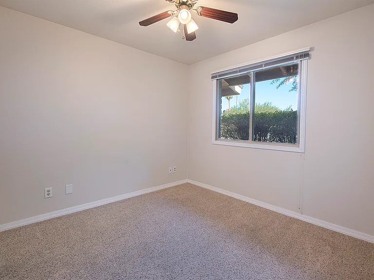 1236 E Del Rio Dr — Photo 15