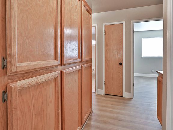 5th image of 8226 Turnbury Dr