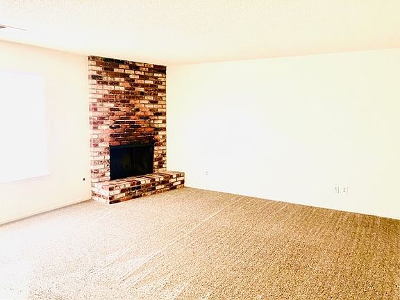 2nd image of 1134 N Olive Ave