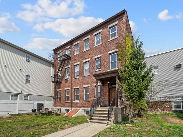 77 E 22nd St FLOOR 3, Bayonne, NJ 07002
