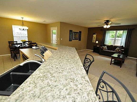 5th image of 4367 W Serviceberry Dr