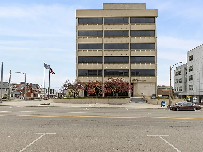 501 S Capitol Ave — Photo 17