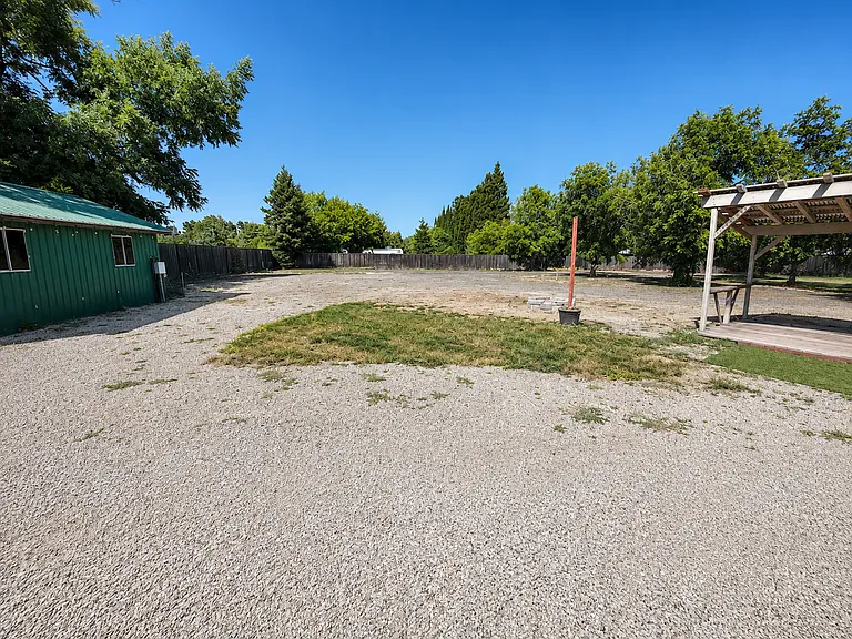 3682 Bay Ave — Photo 40