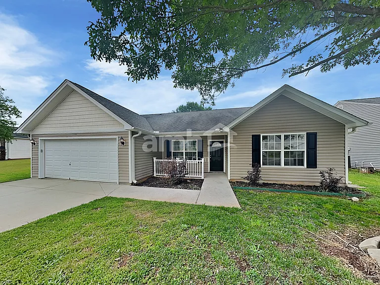 414 Woodford Way — Photo 1