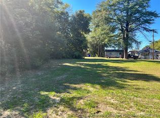 122 N 1st St, Spring Lake, NC 28390