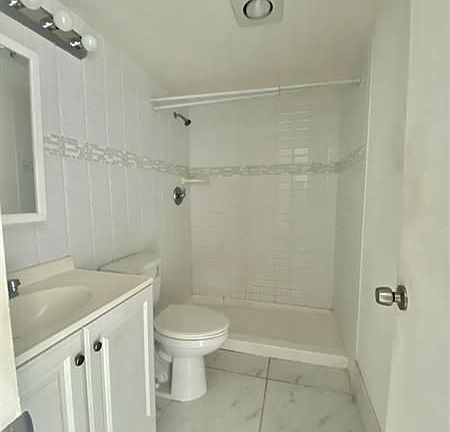 2nd image of 238 Sheffield J #J