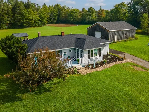203 Kern Rd, Cowlesville, NY 14037