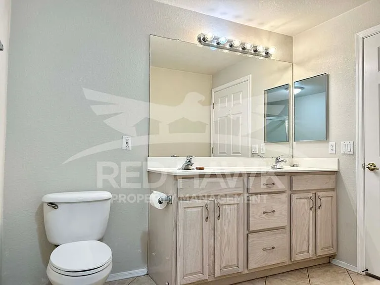 1335 E June St #110 — Photo 11