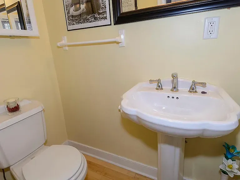 2 bed, 1104 sqft, $2,200 — Photo 2