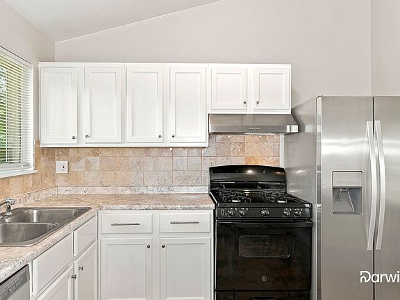 3rd image of 175 Comanche Ln
