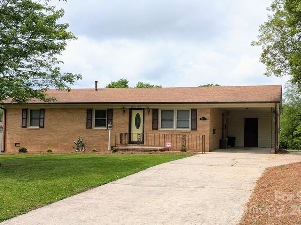 1811 Belmar Dr, Gastonia, NC 28052