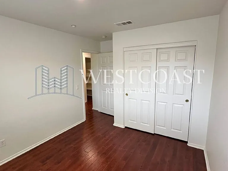 820 Silver Dr — Photo 26