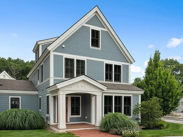 1 Saw Mill Cir, Manchester, MA 01944