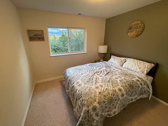 Offered bedroom w/ bedding