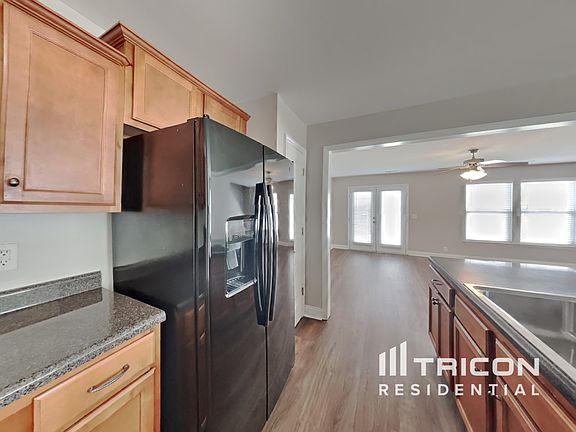 5th image of 4212 Aurora Cir