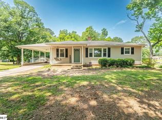 8807 Valley Falls Rd, Boiling Springs, SC 29316