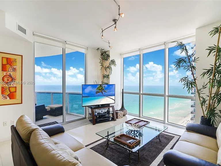 18201 Collins Ave #4209A — Photo 2