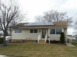 207 Dogwood Rd, Edgewater Park, NJ 08010