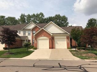 8900 Ironwood Dr, Belleville, MI 48111