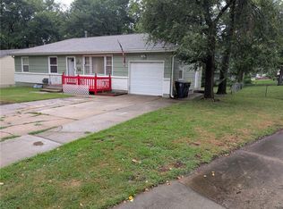 8602 Winchester Ave, Kansas City, MO 64138