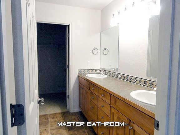 5th image of 7616 NE 62nd St