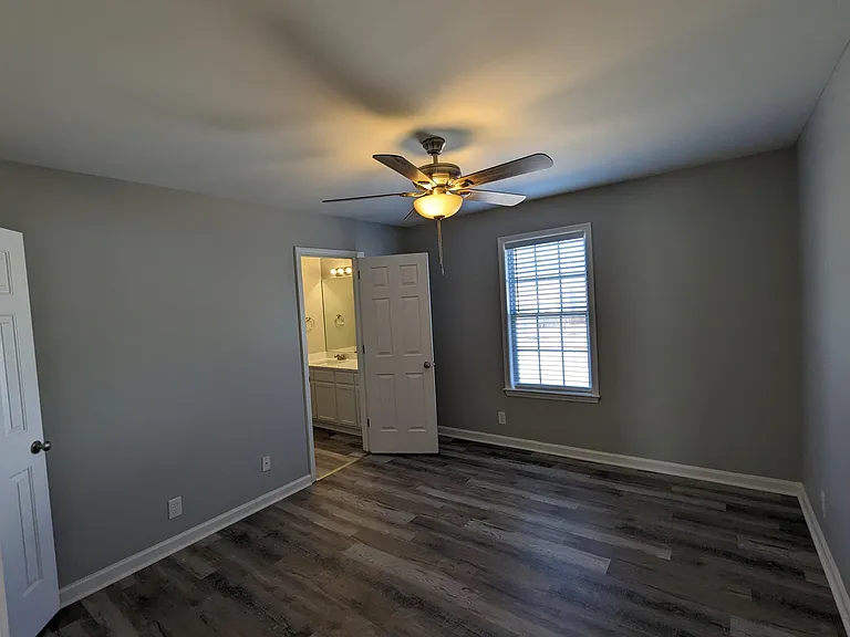 4713 Derbyshire Dr — Photo 10