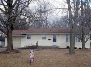 108 Prairie St, Greenfield, IL 62044
